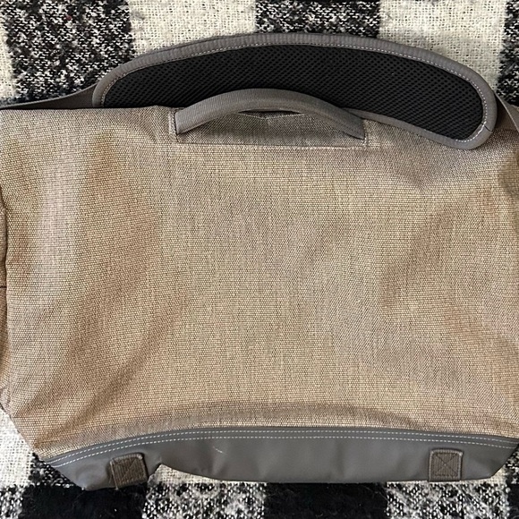 Timbuk2 laptop bag - Picture 2 of 2